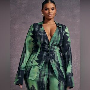 PLT NWT Green and black three button long sleeve shirt